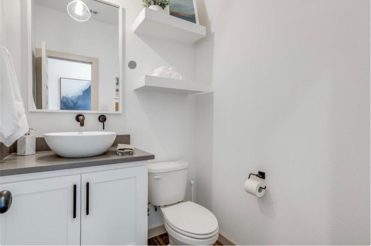 Stylish Townhome Near At&T Stadium, Globe Life, Six Flags & More Арлінгтон Екстер'єр фото