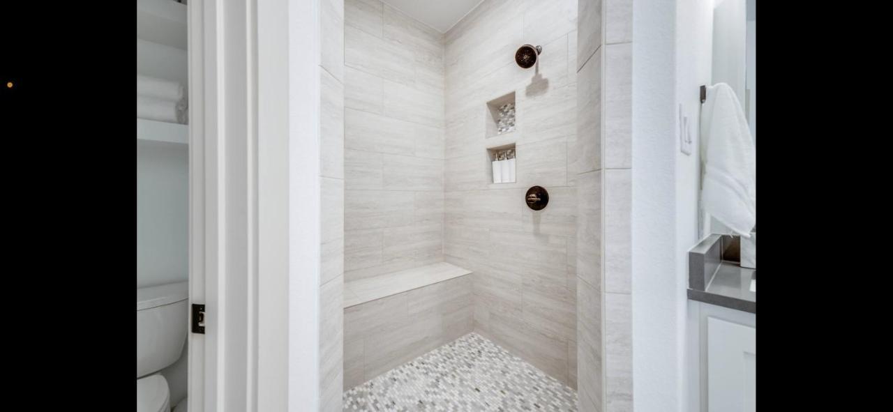 Stylish Townhome Near At&T Stadium, Globe Life, Six Flags & More Арлінгтон Екстер'єр фото